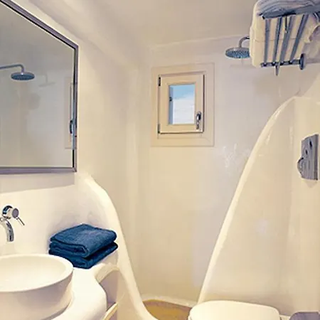 Zephyros Aparthotel 3*