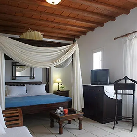 Zephyros Aparthotel Strand Paraga