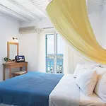 Zephyros Aparthotel 3*