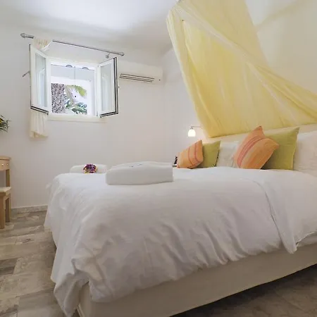 Zephyros Aparthotel