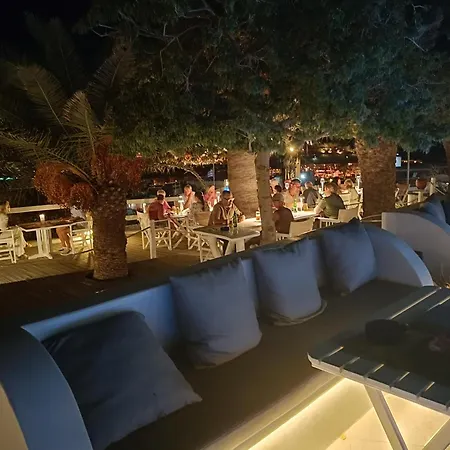 Zephyros Aparthotel 3*