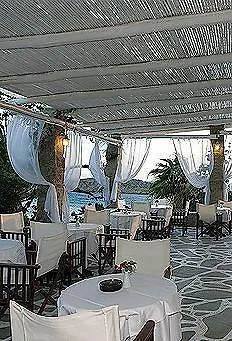 Zephyros Apartmanhotel Paránga