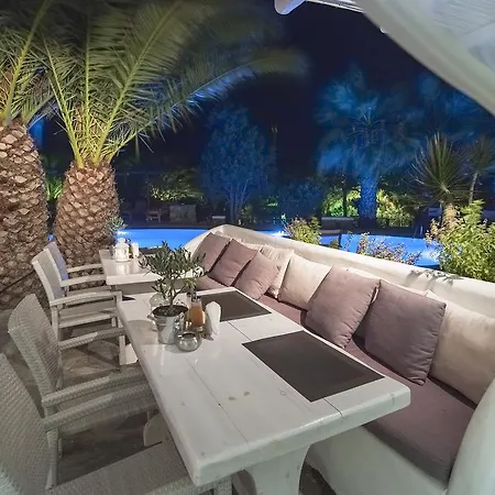 Zephyros Апарт-отель